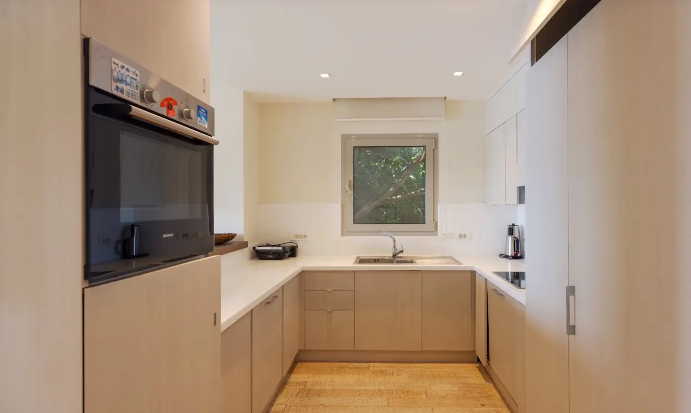 Fitted kitchen